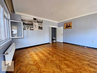 Kiralık Hafta Sokak 3+1, Bakımlı Ofis, Kolay Lokasyon