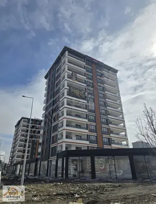Öz İtimat Emlak // Yenişehir Bulvar'da Köşebaşı Sıfır 4+1 Daire