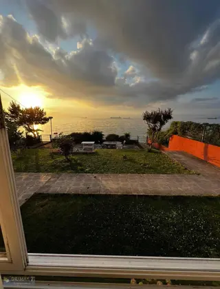 Dr/max 77 Emlaktan Satılık Denize Sıfır 2+1 Daire