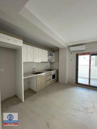 Çiğli De Kiralık 2+1 Sıfır Daire Klima Doğalgaz Ankastre Asansör Balkon İzban'a 6 - 7 Dk Sıfır Daire