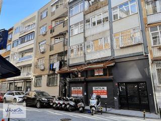 Beşiktaş Çarşı'da Satılık 2+1 Yenilenmiş Daire (75m²)