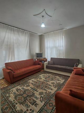 Akçay Emlak'tan Akşehir Altunkalem Mahallesinde 1. Kat Satılık 3+1 Daire