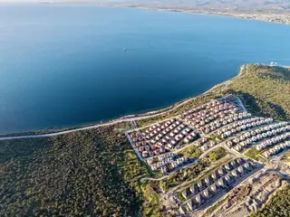 Coldwell Banker Route'dan Satılık Denize Sıfır Emsalsiz Arsa