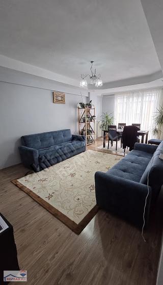 Metrobüse 6 Dk 3+1 Geniş Temiz Daire