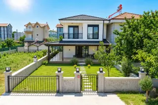Umas Solutıon'dan Plaja Çok Yakın - Müstakil Bahçeli 3+1 Villa