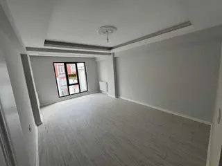 Mevlana Mah Arakat Ön Cephe Ebeveyn Banyolu 3+1 Balkonlu