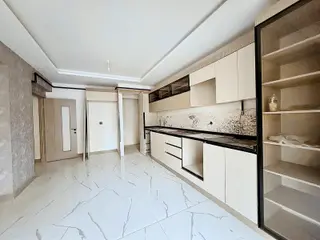 Emre Gm/den Belediye Karşısı Arka Sokakta Ara Kat Daire