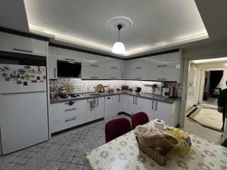 Kuşadası Davutlarda Kapalı Mutfak 3+1 Daire Çok Açil Satılık