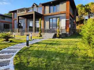 Çatalca Subaşında 650 M2 Full Dekorlu Satılık Lüks Eşyalı Villa