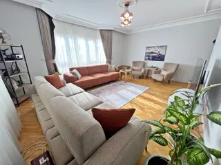 Etliğin Gözde Binası Asansörlü 3+1 E.banyolu Çift Teras Balkonlu