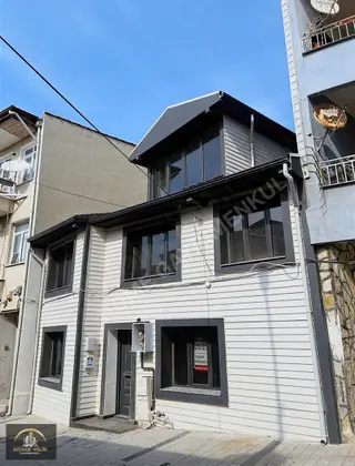 Home'dan Fatih Mah'de 4+2 185m² Bahçeli 3-katlı Müstakil Ev.. Home'dan Fatih Mah'de 4+2 185m² Bahçeli 3-katlı Müstakil Ev..