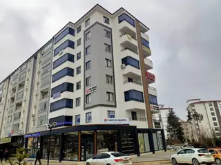 Malatya Caddesinde Satılık 3+1 Arakat 117 M² Lüx Ofis