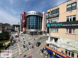 İzmıt Karabaş Mahallesınde, İstıklal Caddesinde Satılık Ofis