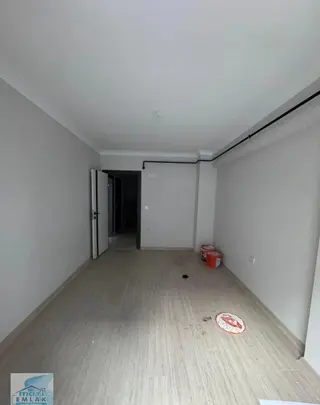 Bandırma Mavi Emlaktan 17 Eylül Mahallesinde Yüksek Giriş 2+1 Satılık Daire