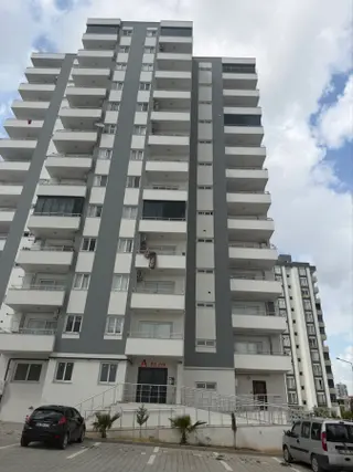 Bahçeşehir Real Avm Civarı Kapalı Mutfak Site İçi 3+1 Satılık Daire