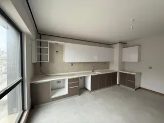 Göl Manzaralı, Kapalı Mutfaklı 4+1 Kiralık Daire