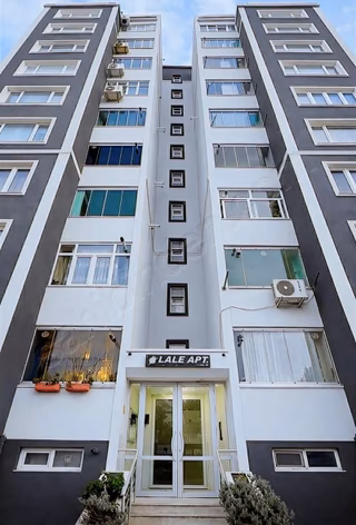 Beylikdüzü Yakuplu İhlas Marmara 4 'e Komşu 120 M 2+1