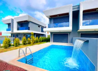 Davutlarda Özel Havuzlu Akıllı Ev Sistemli Sıfır Villa