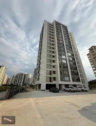 Satılık 1+1 Havuzlu Daire - Üniversite Caddesi, Sıfır, Eşyalı