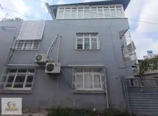 Şakirpaşa Onur Mahallesinde 3 Katlı Satılık Müstakil Ev 3+1 Şekl