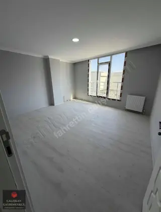 Arnavutköy De Satılık Sıfır 2+1 100 Metre Ara Kat Daire