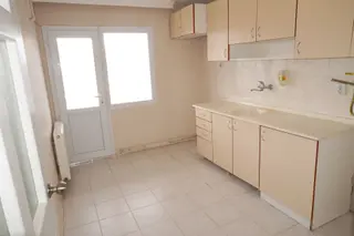 Yakakent Kiralık Fiyat Düştü 3+1 Doğalgaz+balkonlu+denizmanzaralı(serkan)