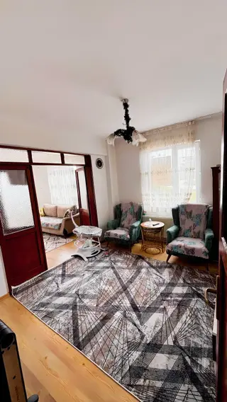 Satılık Şirinevler'de Bakımlı Uygun Ara Kat Daire