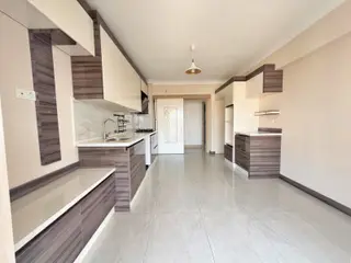 **yıldız'dan 7/24 Güvenlikli Sitede Merkezde Çift Balkon 3.5+1*