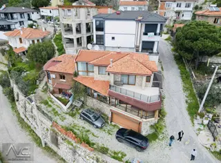 Avcı'dan Altınoluk 5+1 Full Manzara Triplex Villa Kapalı Otopark