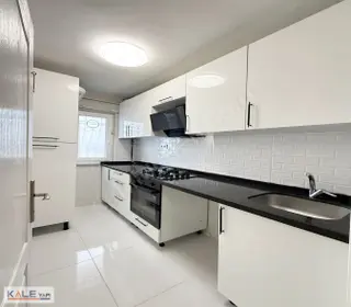 Merkezi Konumda Satılık 3+1 Uygun Fiyatlı İskanlı Daire