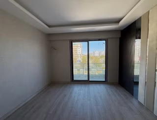 3.5+1 Teraslı, Çamaşır Odalı Lüks Daire