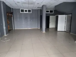 Buca Göksu'da Merkezi Konumda Kiralık Geniş Dükkan