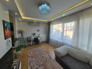 Şişli, Ferıloft Sitesi Satılık, Havuzlu, Otoparklı Ara Kat 2+1 Daire