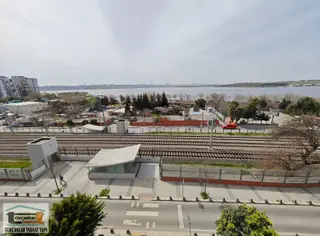 Küçükçekmece, Göle Sıfır-özel Teras Dubleks - Kapanmaz Manzaralı
