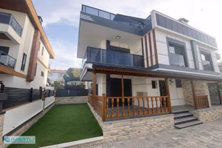 Çiğli Evka 2 De Satılık 6+1 Villa