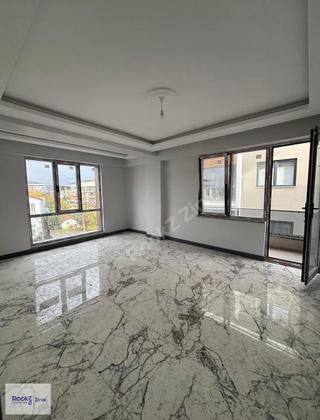 Yalova Çiftlikköy'de Ara Kat, Geniş, Ebeveyn Banyolu 2+1 Daire Yalova Çiftlikköy'de Ara Kat, Geniş, Ebeveyn Banyolu 2+1 Daire