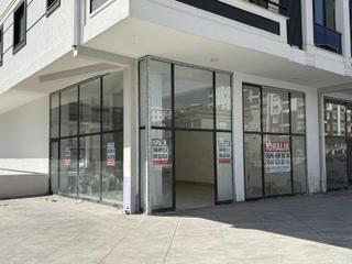 Yağmur Emlaktan Kiralık Üç Cepheli Harika Konumlu 170 M2 Dükkan