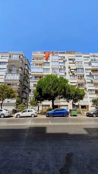 Amerikan Koleji Yanı Cadde Üzeri 2+1 Satılık Daire