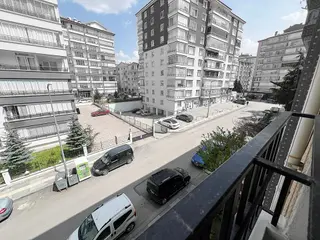 Kaletepede Erol Kaya Cadde Yakını 2.kat İskanlı Köktapu Geniş3+1
