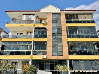 Akçay Sezgin Emlaktan Krediye Uygun Ön Cephe Yeni Bina 2+1 Daire