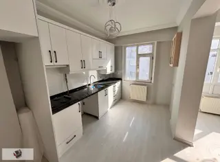 Bahçelievler De Asansörlü Kiralık Daire