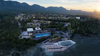 Girne Esentepe Bölgesinde Denize Sıfır Kira Garantili Daireler