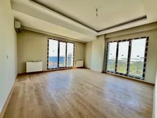 Loft'tan Göl Manzaralı 4+1 K.oto Park 135 M2 Lüx Daire Asansörlü