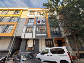 Merkezi Konumda 2+1 95 M² Tek Daire İskanlı Yeni Bina Bahçe Kat