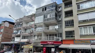 Üçyol Metro Meydanda Sıfır Tadilatlı Geniş 2+1 Satılık Daire
