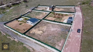 Duvarları Çekili 676 M2 Temiz Villa Parseli ! Kaçıran Üzülür