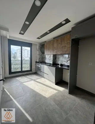 Antalya Kepez Tramvay Dibinde Havuzlu Sitede