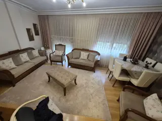 Yatırım'dan Altıntepede Minibüse Yakın Ayrı Mutfaklı Ön Cephe2+1