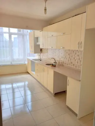 Ümraniye Elmalıkent'te Site İçerisinde 130 M 3+1 Arakat Daire Ümraniye Elmalıkent'te Site İçerisinde 130 M 3+1 Arakat Daire