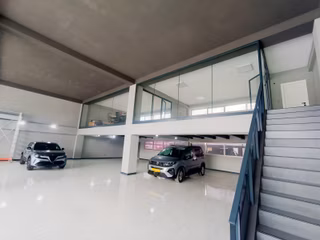 Tem İle Havaalanı Bağlantı Yolu Üzeri Kiralık Showroom& Mağaza
